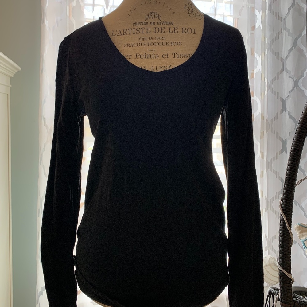 Black Long Sleeve V-Neck Top